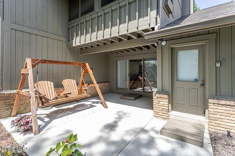 Tiny photo for 29642 E River Road, Perrysburg, OH 43551 (MLS # 10009087)