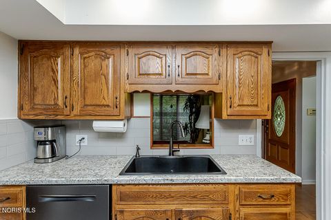 Tiny photo for 29642 E River Road, Perrysburg, OH 43551 (MLS # 10009087)