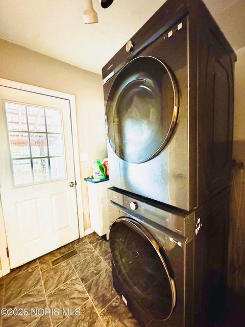 Tiny photo for 615 E Sandusky Street, Findlay, OH 45840 (MLS # 10003037)