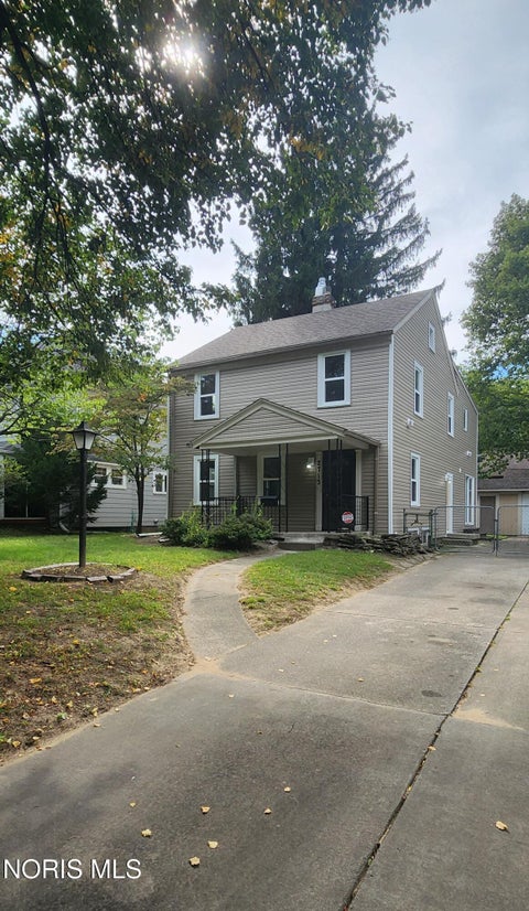 Photo of 2713 Goddard Road, Toledo, OH 43606 (MLS # 10013470)