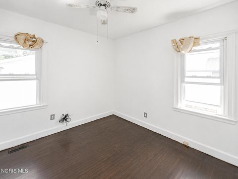 Tiny photo for 1736 Marlow Road, Toledo, OH 43613 (MLS # 10010939)