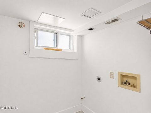 Tiny photo for 1736 Marlow Road, Toledo, OH 43613 (MLS # 10010939)