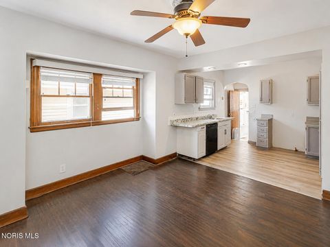 Tiny photo for 1736 Marlow Road, Toledo, OH 43613 (MLS # 10010939)