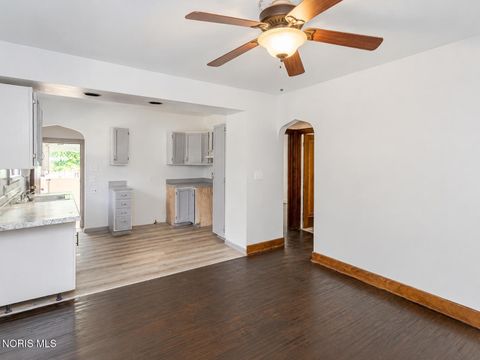 Tiny photo for 1736 Marlow Road, Toledo, OH 43613 (MLS # 10010939)