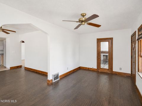Tiny photo for 1736 Marlow Road, Toledo, OH 43613 (MLS # 10010939)