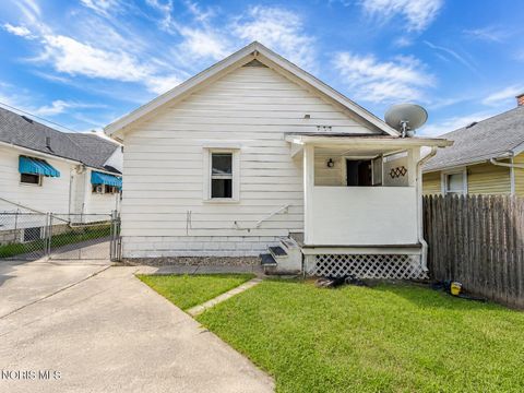 Tiny photo for 1736 Marlow Road, Toledo, OH 43613 (MLS # 10010939)