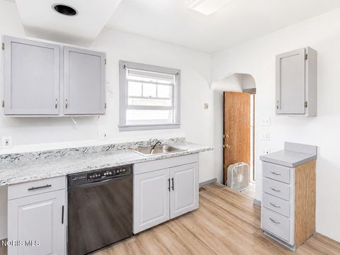 Tiny photo for 1736 Marlow Road, Toledo, OH 43613 (MLS # 10010939)