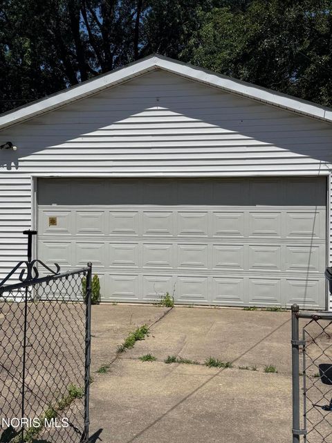 Tiny photo for 1736 Marlow Road, Toledo, OH 43613 (MLS # 10010939)