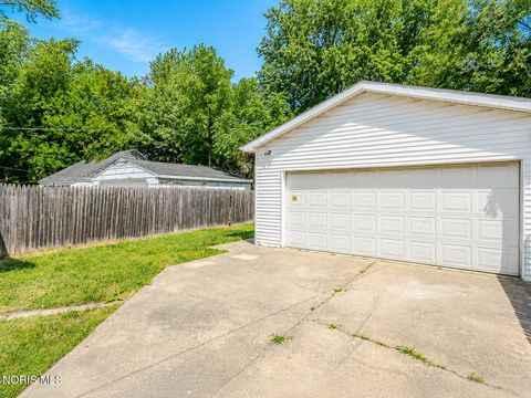 Tiny photo for 1736 Marlow Road, Toledo, OH 43613 (MLS # 10010939)
