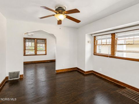 Tiny photo for 1736 Marlow Road, Toledo, OH 43613 (MLS # 10010939)