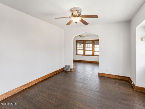 Tiny photo for 1736 Marlow Road, Toledo, OH 43613 (MLS # 10010939)