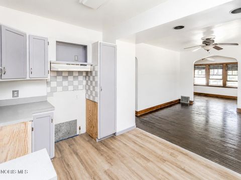 Tiny photo for 1736 Marlow Road, Toledo, OH 43613 (MLS # 10010939)