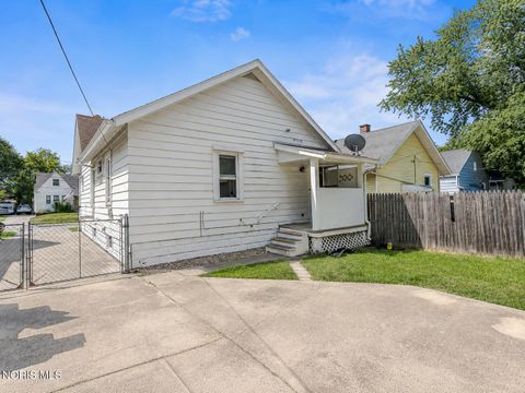 Tiny photo for 1736 Marlow Road, Toledo, OH 43613 (MLS # 10010939)