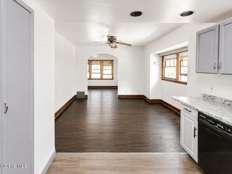 Tiny photo for 1736 Marlow Road, Toledo, OH 43613 (MLS # 10010939)