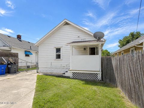 Tiny photo for 1736 Marlow Road, Toledo, OH 43613 (MLS # 10010939)