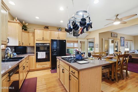 Tiny photo for 1404 Fairway Drive, Fostoria, OH 44830 (MLS # 10007444)