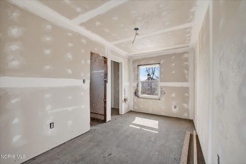 Tiny photo for 436 Elder Drive, Toledo, OH 43608 (MLS # 10004890)