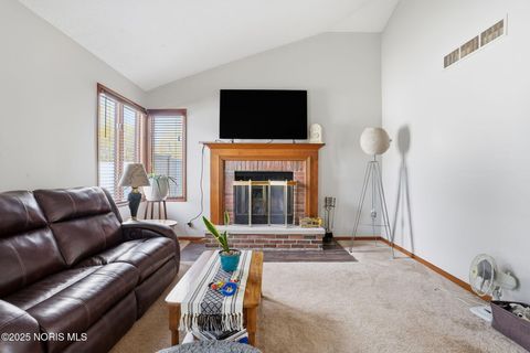 Tiny photo for 845 Fox Run Road # 1, Findlay, OH 45840 (MLS # 10000969)