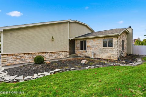 Tiny photo for 845 Fox Run Road # 1, Findlay, OH 45840 (MLS # 10000969)
