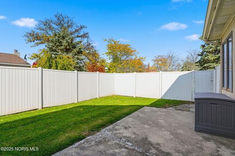 Tiny photo for 845 Fox Run Road # 1, Findlay, OH 45840 (MLS # 10000969)