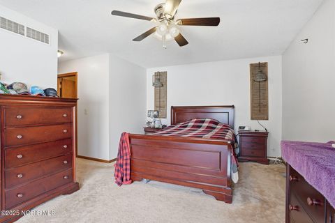 Tiny photo for 845 Fox Run Road # 1, Findlay, OH 45840 (MLS # 10000969)