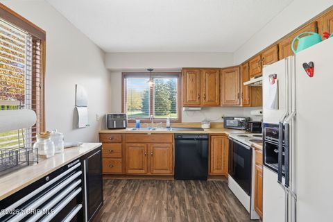 Tiny photo for 845 Fox Run Road # 1, Findlay, OH 45840 (MLS # 10000969)