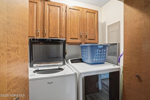 Tiny photo for 845 Fox Run Road # 1, Findlay, OH 45840 (MLS # 10000969)