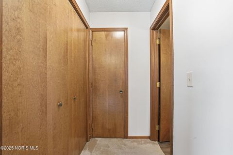 Tiny photo for 845 Fox Run Road # 1, Findlay, OH 45840 (MLS # 10000969)