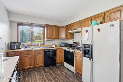 Tiny photo for 845 Fox Run Road # 1, Findlay, OH 45840 (MLS # 10000969)