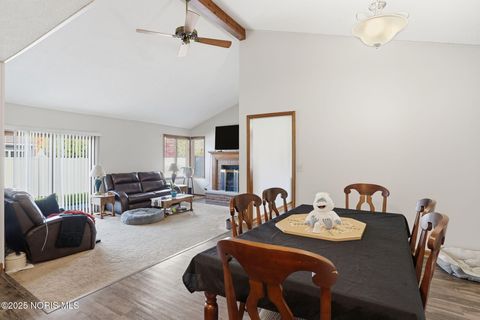 Tiny photo for 845 Fox Run Road # 1, Findlay, OH 45840 (MLS # 10000969)