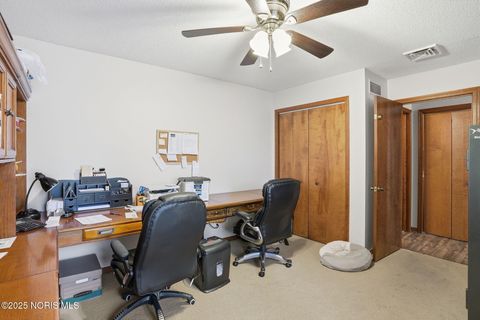 Tiny photo for 845 Fox Run Road # 1, Findlay, OH 45840 (MLS # 10000969)