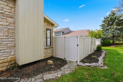 Tiny photo for 845 Fox Run Road # 1, Findlay, OH 45840 (MLS # 10000969)