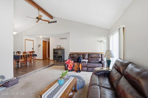 Tiny photo for 845 Fox Run Road # 1, Findlay, OH 45840 (MLS # 10000969)