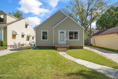 Photo of 4550 Willys Parkway, Toledo, OH 43612 (MLS # 10014085)