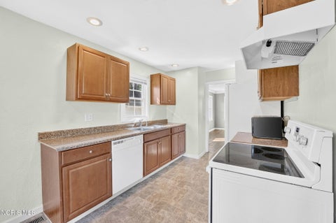 Tiny photo for 4550 Willys Parkway, Toledo, OH 43612 (MLS # 10014085)