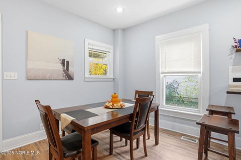 Tiny photo for 523 Center Street, Findlay, OH 45840 (MLS # 10001059)