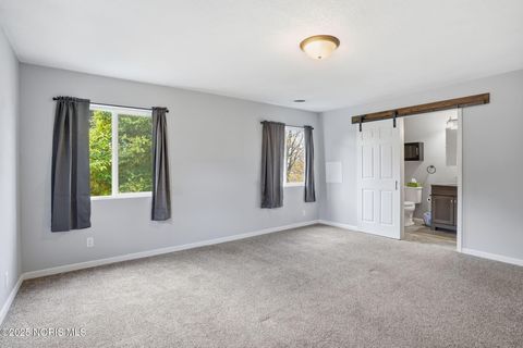 Tiny photo for 523 Center Street, Findlay, OH 45840 (MLS # 10001059)