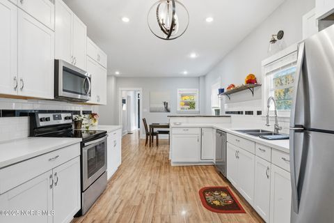 Tiny photo for 523 Center Street, Findlay, OH 45840 (MLS # 10001059)