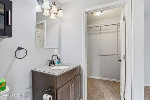 Tiny photo for 523 Center Street, Findlay, OH 45840 (MLS # 10001059)