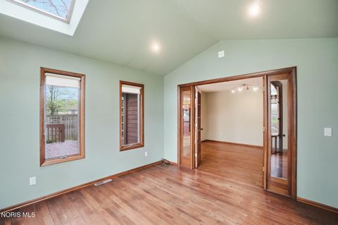 Tiny photo for 522 Lorraine Avenue, Bowling Green, OH 43402 (MLS # 10006508)