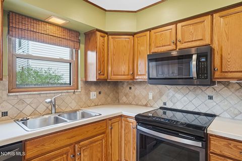 Tiny photo for 522 Lorraine Avenue, Bowling Green, OH 43402 (MLS # 10006508)