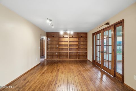 Tiny photo for 522 Lorraine Avenue, Bowling Green, OH 43402 (MLS # 10006508)