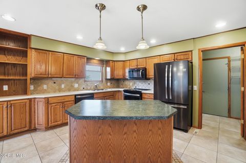 Tiny photo for 522 Lorraine Avenue, Bowling Green, OH 43402 (MLS # 10006508)