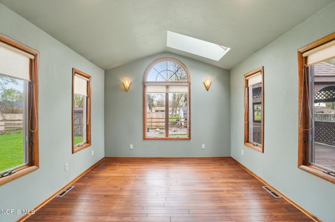 Tiny photo for 522 Lorraine Avenue, Bowling Green, OH 43402 (MLS # 10006508)