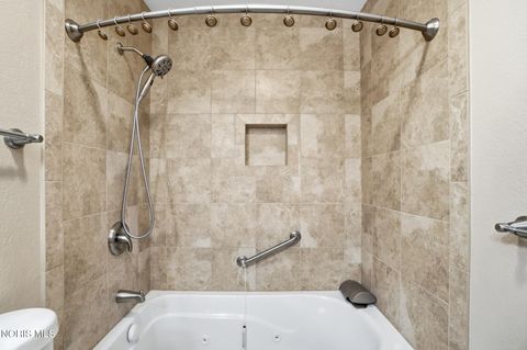 Tiny photo for 522 Lorraine Avenue, Bowling Green, OH 43402 (MLS # 10006508)