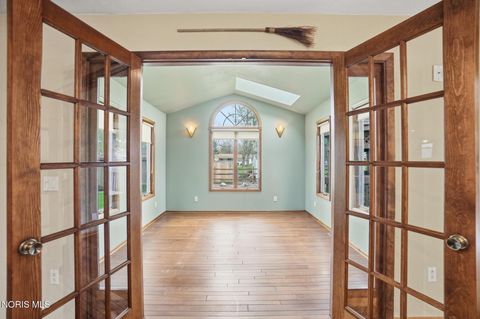 Tiny photo for 522 Lorraine Avenue, Bowling Green, OH 43402 (MLS # 10006508)