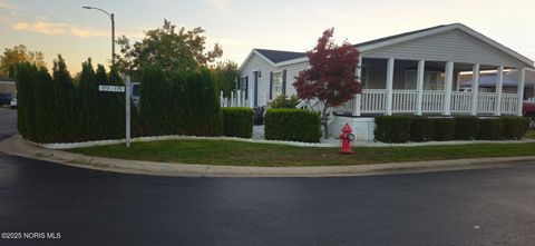 Photo of 315 Parkview Dr #177 Dr, Bowling Green, OH 43402 (MLS # 10000531)