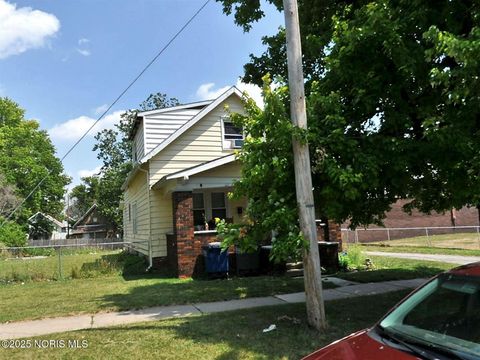 Photo of 213 Dale Street, Toledo, OH 43609 (MLS # 10001789)