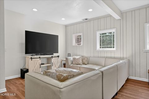 Tiny photo for 2548 Talmadge Road, Ottawa Hills, OH 43606 (MLS # 10005521)