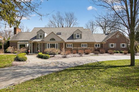 Photo of 2548 Talmadge Road, Ottawa Hills, OH 43606 (MLS # 10005521)